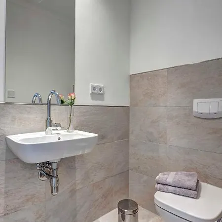 Margarete, Strandnah Hotel *